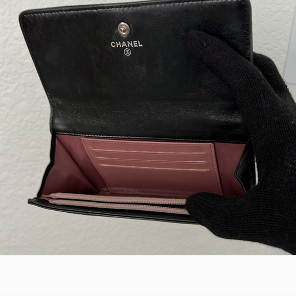 Chanel lamskin wallet with COA - Picture 4 of 13